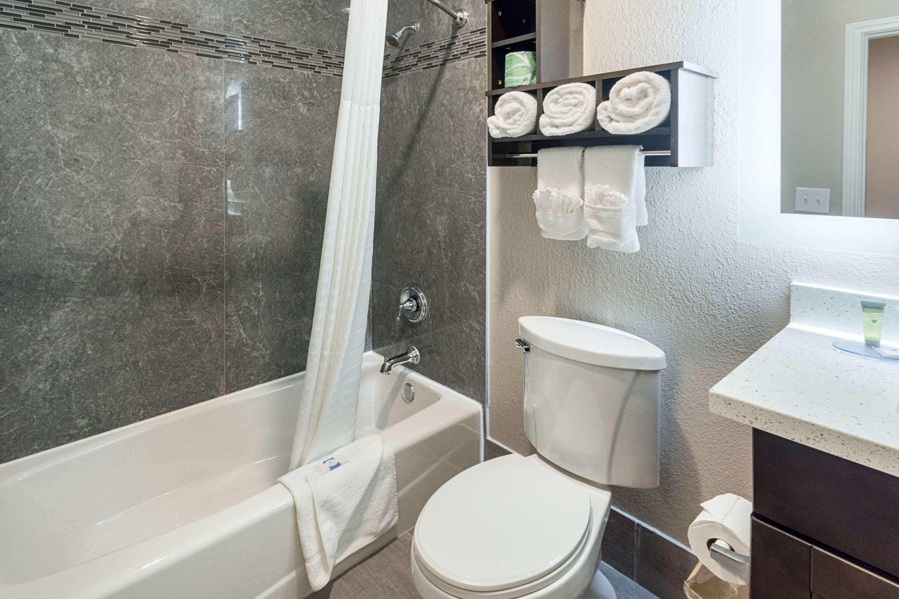 Econo Lodge Inn & Suites Houston Nw-Cy-Fair Jersey Village Экстерьер фото