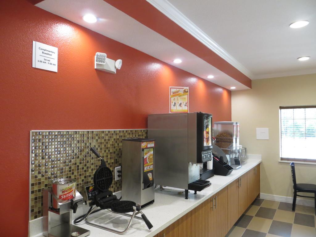 Econo Lodge Inn & Suites Houston Nw-Cy-Fair Jersey Village Экстерьер фото
